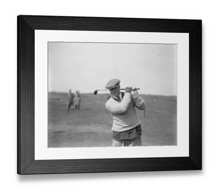 Framed Print : Amateur Golf Championship at Deal, Kent. Douglas Grant in play against Robert