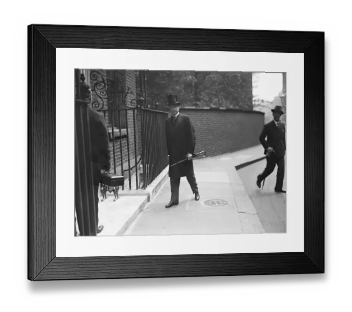Framed Print : The cabinet and the raid on Arcob. Sir William Joynson Hicks, the Home Secretary, arriving Framed Print : The cabinet and the raid on Arcob. Sir William Joynson Hicks, the Home Secretary, arriving