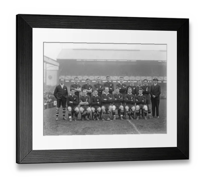 Framed Print : New Zealand defeat England in rugby match at Twickenham The New Zealand team Standing Framed Print : New Zealand defeat England in rugby match at Twickenham The New Zealand team Standing