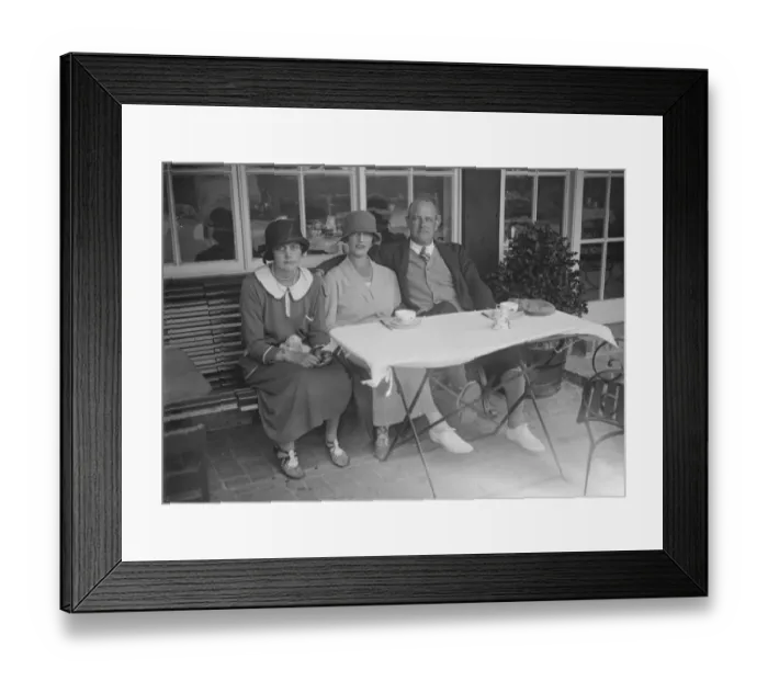 Framed Print : Le Touquet golf links. P G Wodehouse, with wife and daughter. 1925