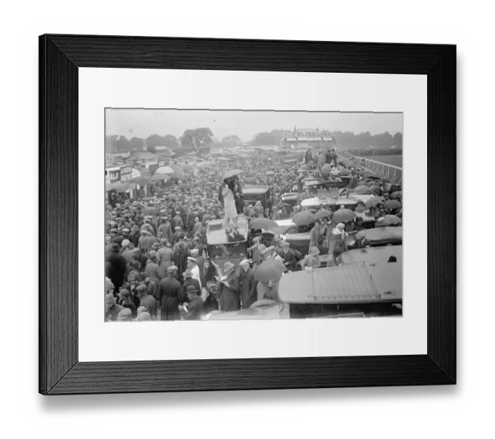 Framed Print : The Derby at Epsom. A view of the vast crowd. 5 June 1929 Framed Print : The Derby at Epsom. A view of the vast crowd. 5 June 1929