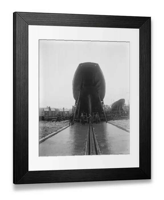Framed Print : Britannia, ready for the waves. The kings famous racing cutter overhauled Framed Print : Britannia, ready for the waves. The kings famous racing cutter overhauled