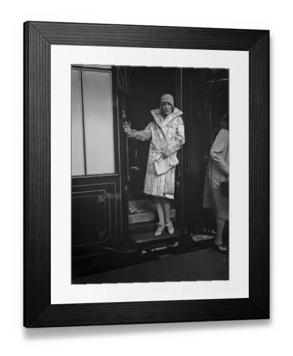 Framed Print : Mexican film star leaves for Paris. Miss Dolores Del Rio, the Mexican film star Framed Print : Mexican film star leaves for Paris. Miss Dolores Del Rio, the Mexican film star