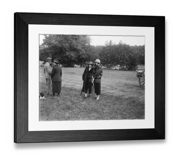Framed Print : Goodwood Week Polo at Cowdray Park, Sussex The Hon Mrs harold Pearson ( left ) Framed Print : Goodwood Week Polo at Cowdray Park, Sussex The Hon Mrs harold Pearson ( left )