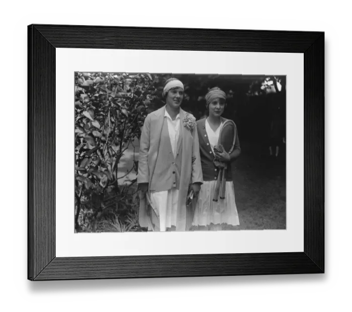 Framed Print : Reception to famous tennis stars at Roehampton club. Miss Joan Fry and Fraulein Aussem Framed Print : Reception to famous tennis stars at Roehampton club. Miss Joan Fry and Fraulein Aussem