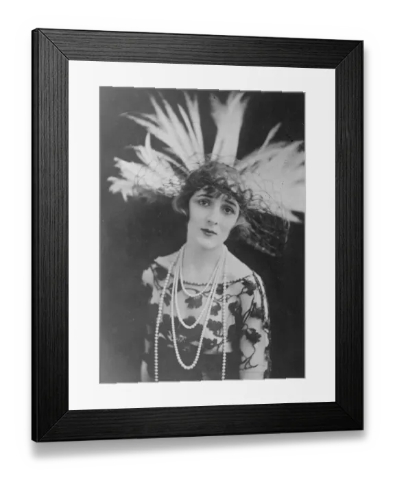 Framed Print : Miss Irene Russell ( Actress ) 19 February 1923 Framed Print : Miss Irene Russell ( Actress ) 19 February 1923
