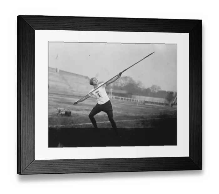 Framed Print : English Girl Athletes Win Victory has rewarded the visit of the English girls athletics Framed Print : English Girl Athletes Win Victory has rewarded the visit of the English girls athletics