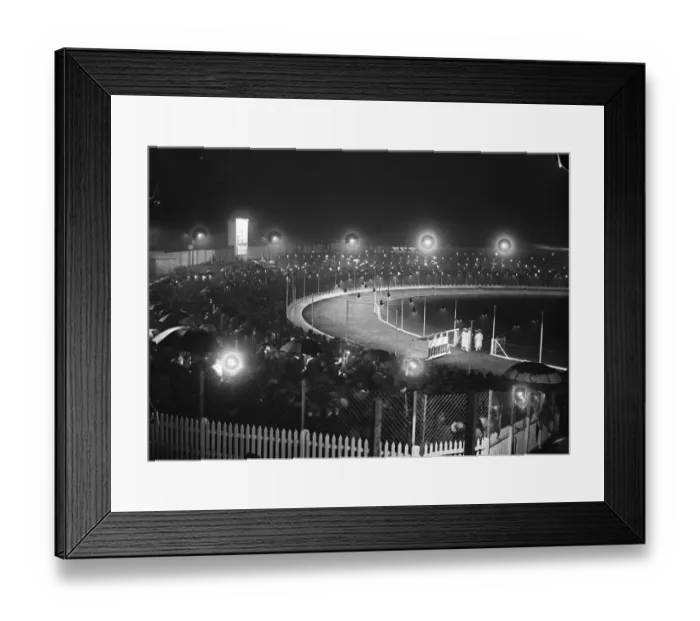 Framed Print : Londons new greyhound racing track opens at Harringay. A general view of Framed Print : Londons new greyhound racing track opens at Harringay. A general view of