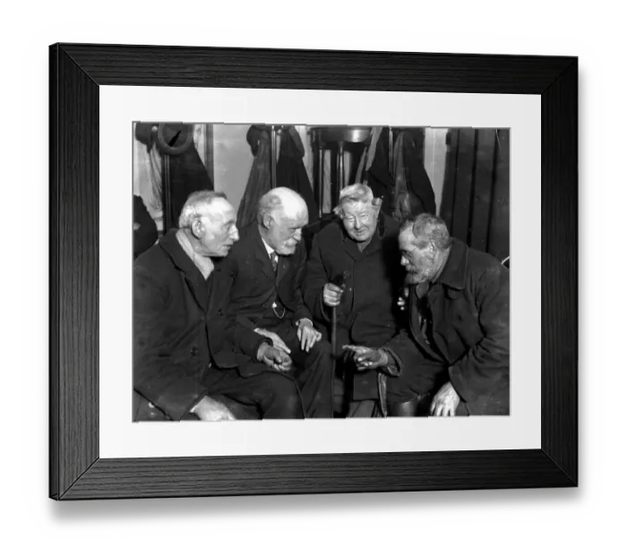 Framed Print : Veteran London Horse cab drivers at the annual meeting of the cab drivers Benevolent Association Framed Print : Veteran London Horse cab drivers at the annual meeting of the cab drivers Benevolent Association