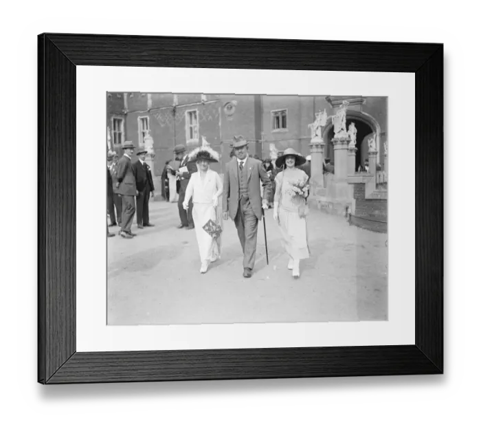 Framed Print : Labour Premiers first official garden party at Hampton Court. Mr J H Thomas Framed Print : Labour Premiers first official garden party at Hampton Court. Mr J H Thomas