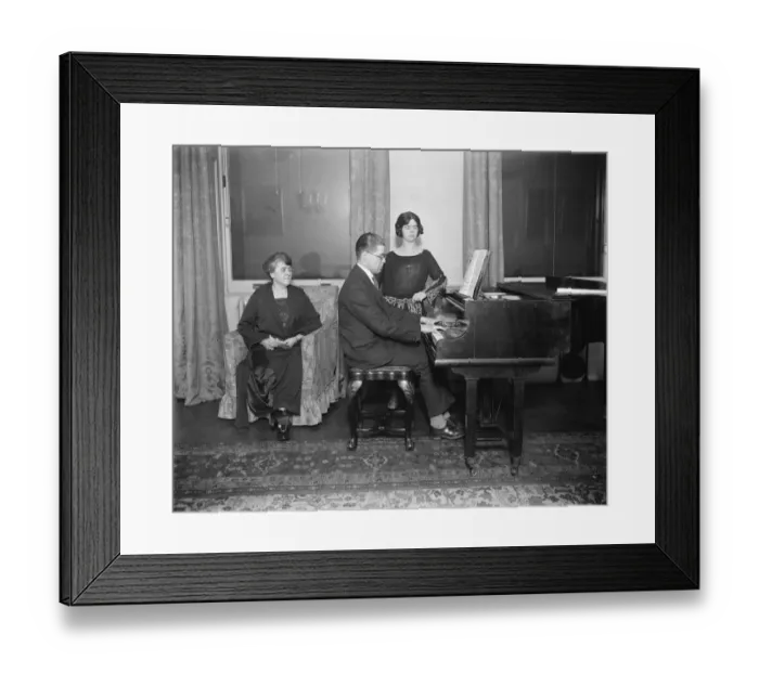 Framed Print : The Deputy leaders family at home. Mrs J R Clynes, the wife of the Deputy Leader of the House