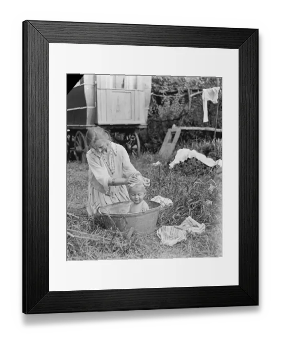 Framed Print : Two families unable to find accomodation in London, have hired a caravan and tents Framed Print : Two families unable to find accomodation in London, have hired a caravan and tents