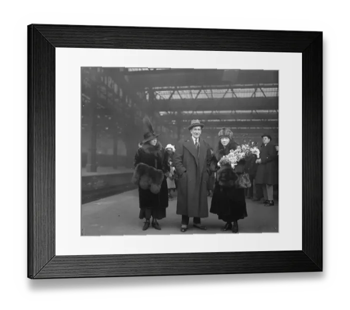 Framed Print : Famous Comedian Home Again Miss Marie Tempest who was first Englands finest comic opera singer Framed Print : Famous Comedian Home Again Miss Marie Tempest who was first Englands finest comic opera singer