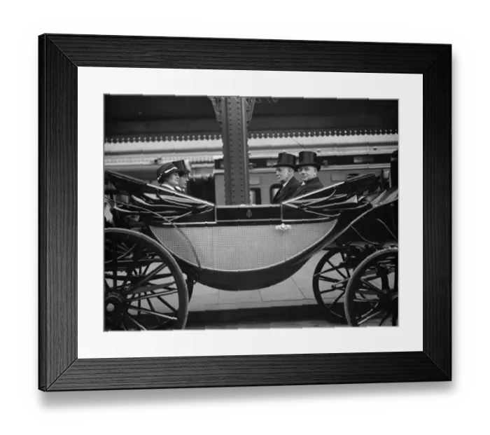 Framed Print : Labour Ministers receive seals of office from the King. Miss Margaret Bondfield Framed Print : Labour Ministers receive seals of office from the King. Miss Margaret Bondfield