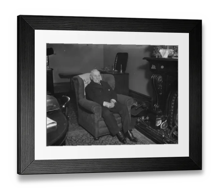 Framed Print : Australian cricket pioneer, Sir David Sarjeant as last survivor of test 70 years Framed Print : Australian cricket pioneer, Sir David Sarjeant as last survivor of test 70 years