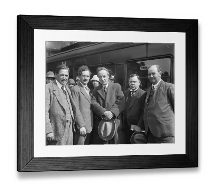 Framed Print : Labour MPs leave for Russia to investigate trade possibilities. Left to right : R A Taylor Framed Print : Labour MPs leave for Russia to investigate trade possibilities. Left to right : R A Taylor