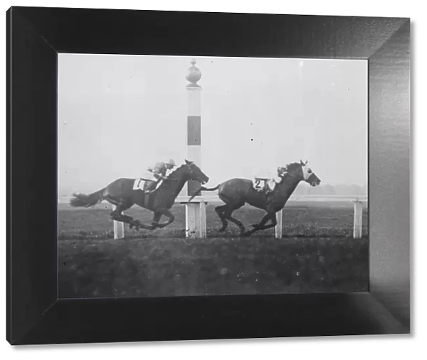 First photograph of the defeat of Papyrus by Zev at Belmont Park, Long Island