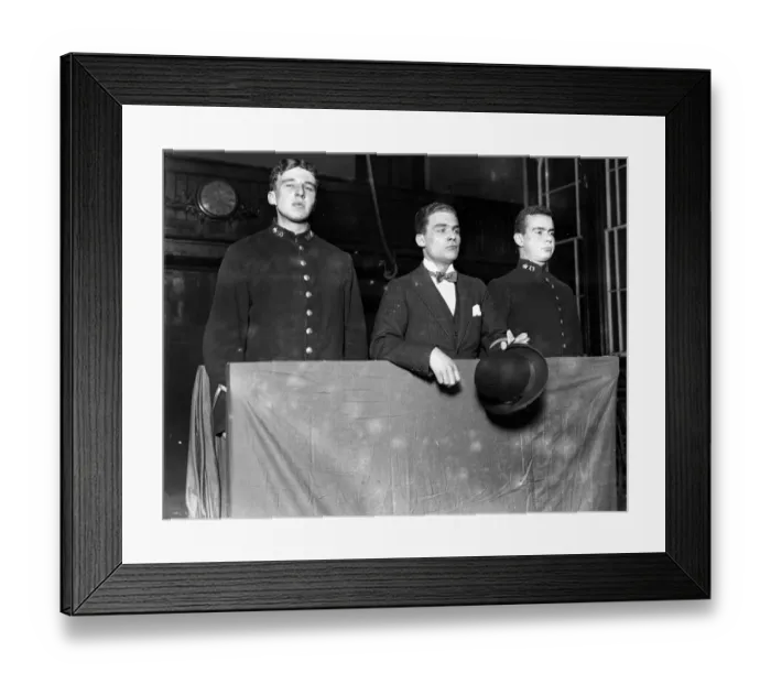 Framed Print : Cambridge undergraduates Mock Trial at Alexandria Hall - Rex versus Harold