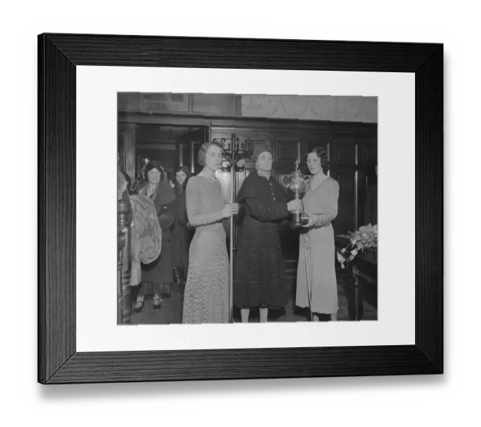 Framed Print : Womans Professional Billiards Championship at the Burroughes Hall, Soho Square Viscountess