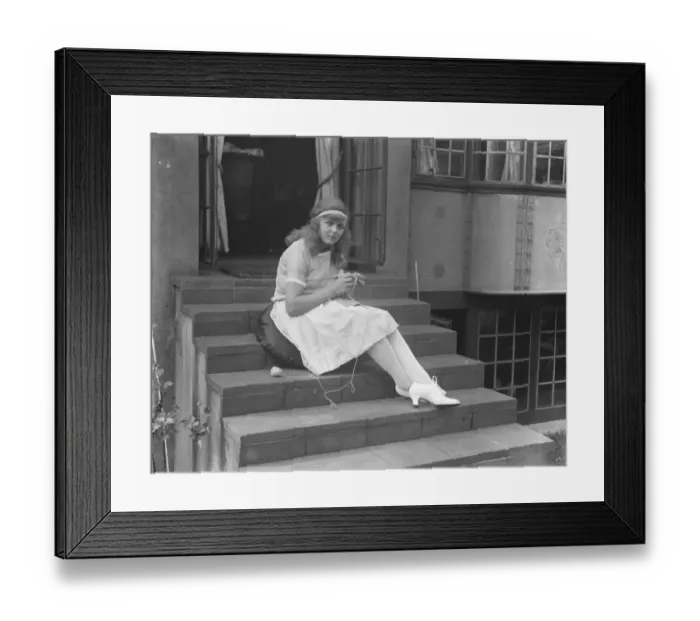 Framed Print : Miss Betty Nuthall, the junior lawn tennis champion. 29 September 1924 Framed Print : Miss Betty Nuthall, the junior lawn tennis champion. 29 September 1924