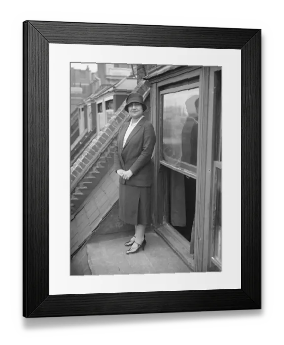 Framed Print : Prominent Egyptian woman politician arrives in London. Mme Fahmy Bey Wissa a prominent Framed Print : Prominent Egyptian woman politician arrives in London. Mme Fahmy Bey Wissa a prominent