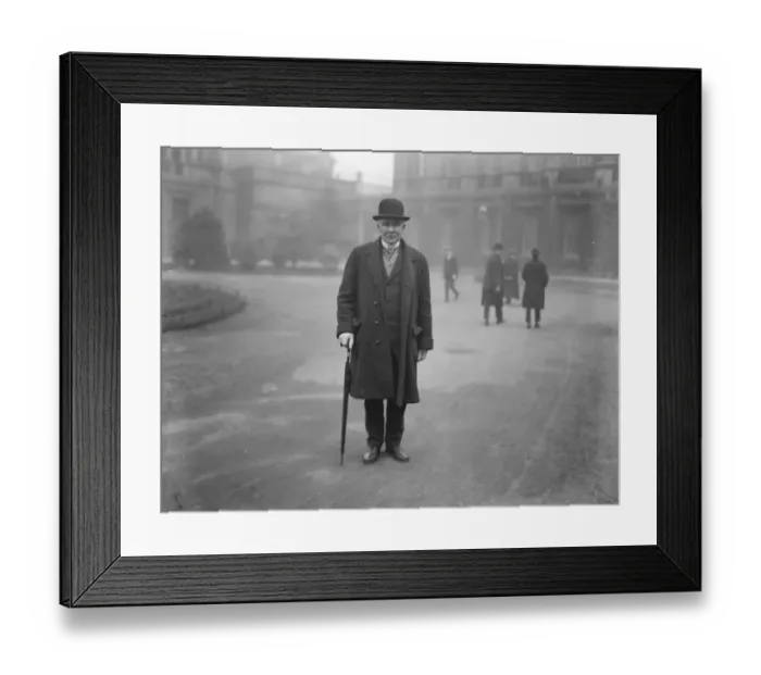 Framed Print : First meeting of Irish Free State Senate in Dublin. Mr Michael O Dea arriving Framed Print : First meeting of Irish Free State Senate in Dublin. Mr Michael O Dea arriving