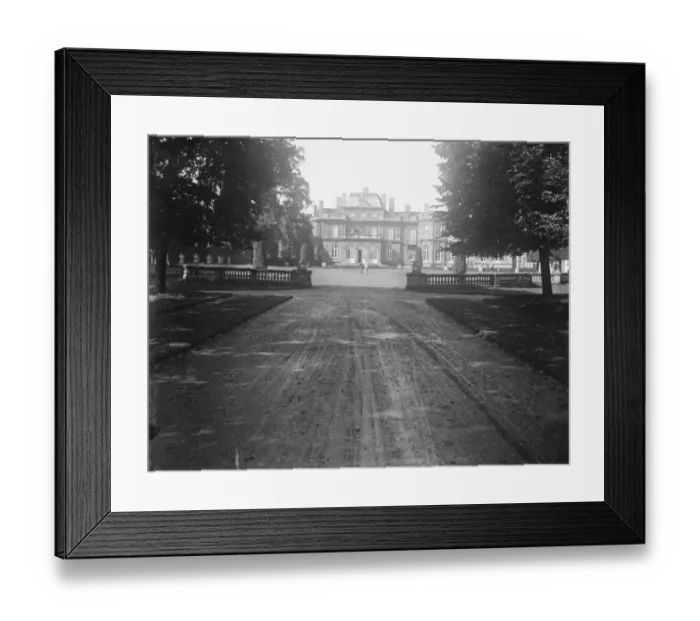 Framed Print : Sale of historic Surrey Estate. Viscout D Abernon has decided to sell Esher Place Mansion Framed Print : Sale of historic Surrey Estate. Viscout D Abernon has decided to sell Esher Place Mansion