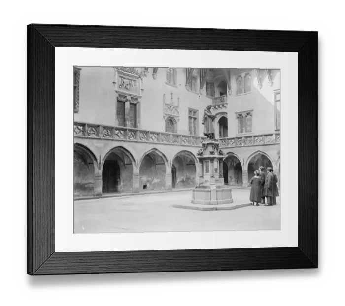Framed Print : Cracow, Poland. The monument to Polish Astronomer, Nicholas Copernicus, in old courtyard