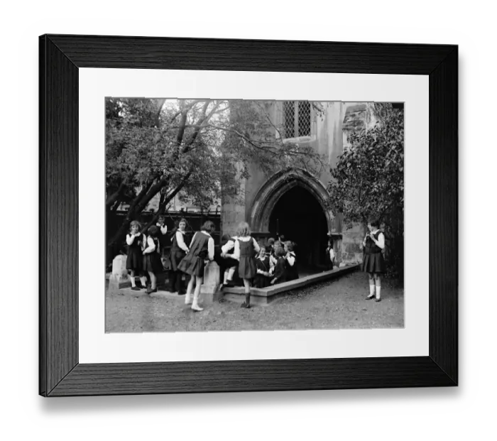 Framed Print : Where Queen Elizabeth I lived and danced galliards with her courtiers. The Old