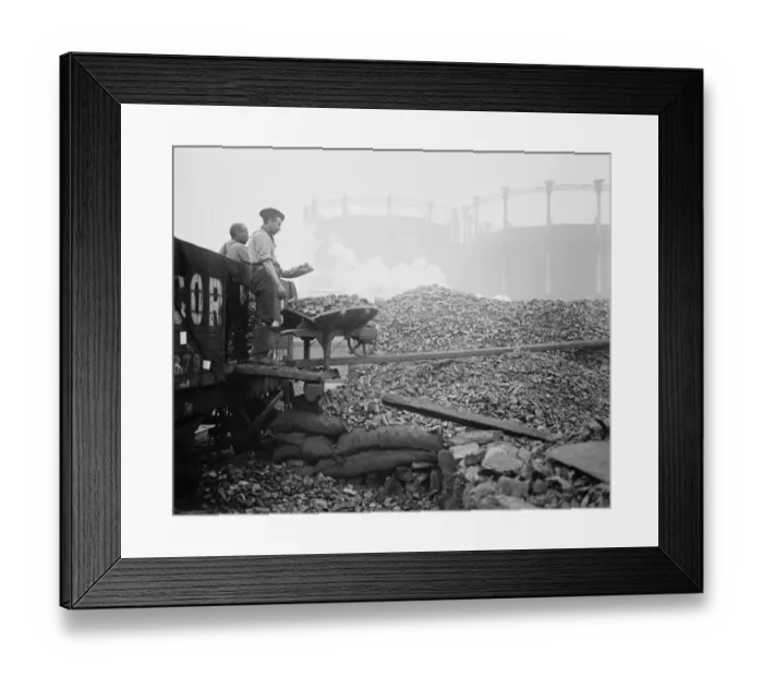 Framed Print : Coal Strike Imminent Getting in the last of the reserves at Great London depot Busy Framed Print : Coal Strike Imminent Getting in the last of the reserves at Great London depot Busy