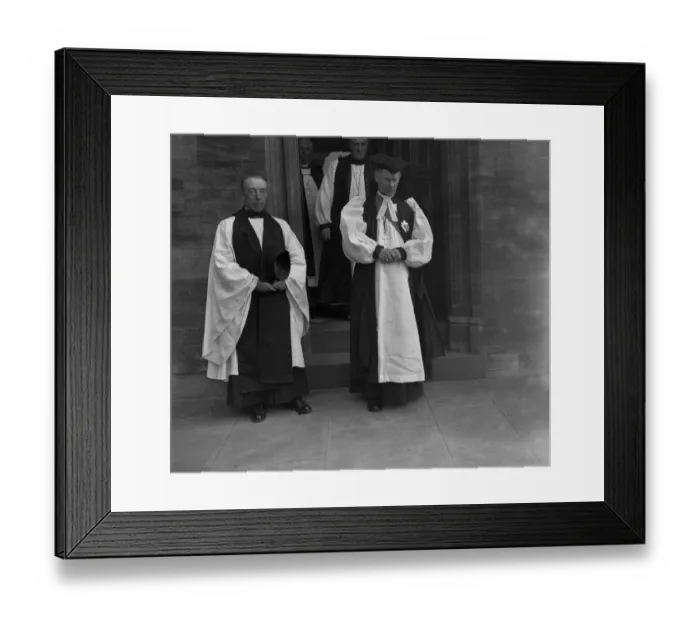 Framed Print : Enthronement of Dr T B Strong ( late Bishop of Ripon ), right, as the new Bishop of Oxford