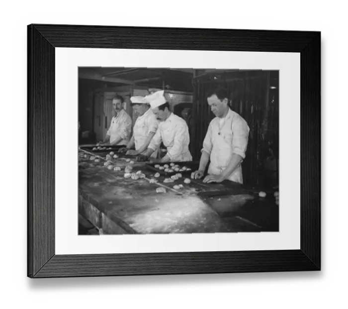 Framed Print : The making of hot cross buns art R E Jones Ltd The scoring of the buns 28 March 1923 Framed Print : The making of hot cross buns art R E Jones Ltd The scoring of the buns 28 March 1923