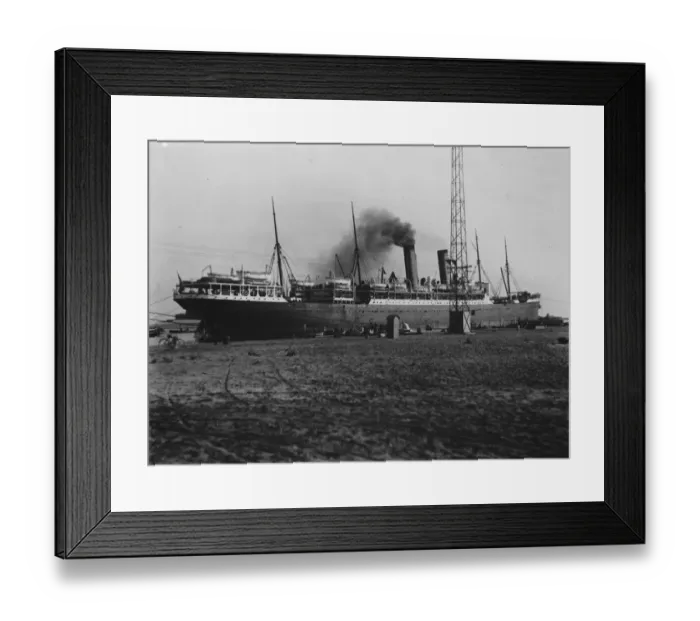 Framed Print : SS Minnesota taking oil fuel in Port Said. Troops on board for China. 3 February 1927