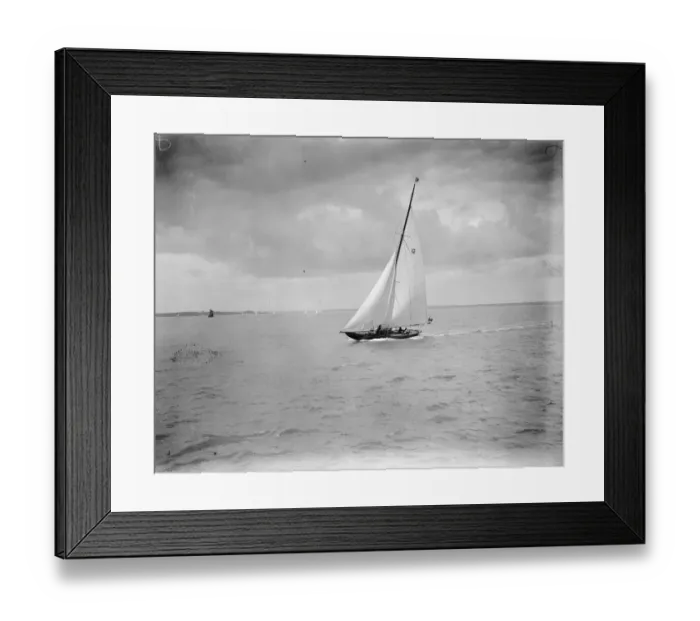 Framed Print : Cowes Regatta, Isle of Wight. Mr E Lasts Noreen. ( outter ). 1 August 1922 Framed Print : Cowes Regatta, Isle of Wight. Mr E Lasts Noreen. ( outter ). 1 August 1922