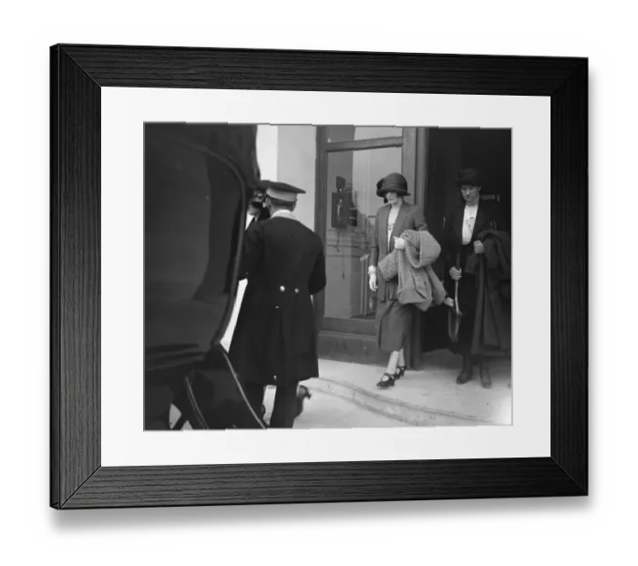 Framed Print : Pourville Sur Mer attracts social stars. The Countess of Bradford. 24 July 1922 Framed Print : Pourville Sur Mer attracts social stars. The Countess of Bradford. 24 July 1922