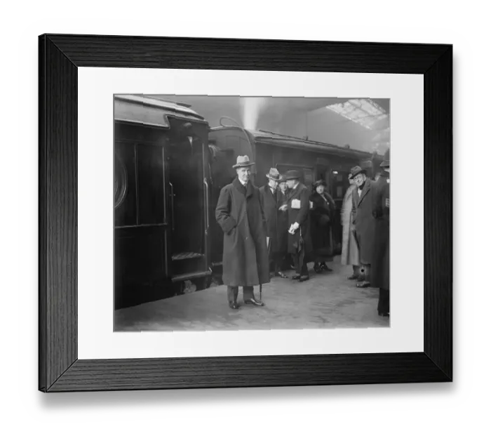 Framed Print : The Premier leaves for Paris. Mr Bonar Law left Victoria for Paris. There he will Framed Print : The Premier leaves for Paris. Mr Bonar Law left Victoria for Paris. There he will