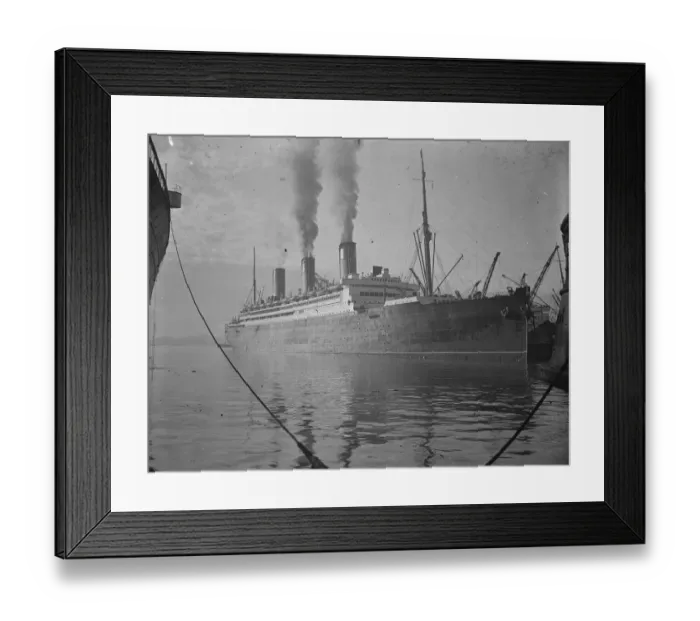 Framed Print : The Cunard liner, SS Berengaria at Southampton. 1929