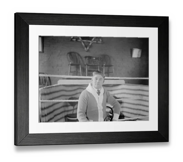 Framed Print : Georges Carpentier in boxing training at Shoeburyness in Essex. 15 June 1923 Framed Print : Georges Carpentier in boxing training at Shoeburyness in Essex. 15 June 1923