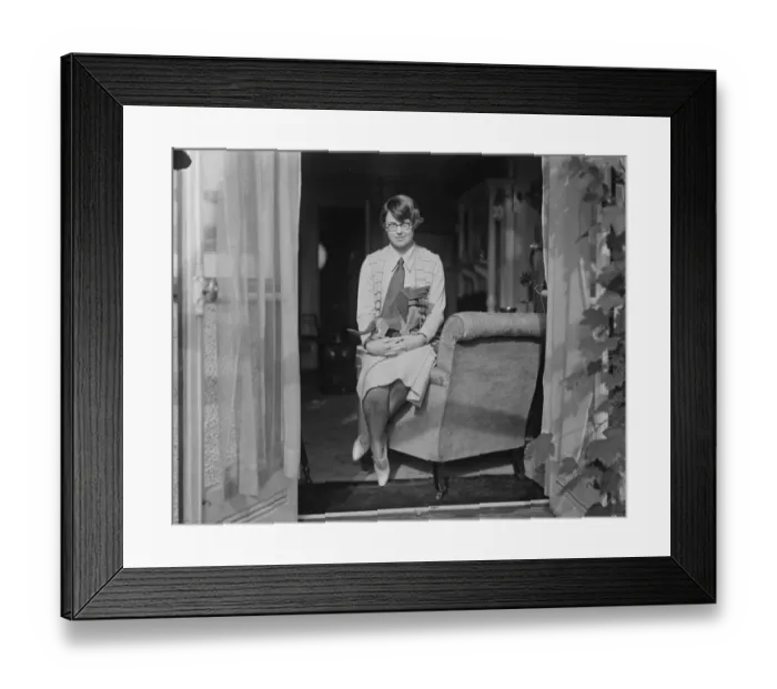 Framed Print : Shingled Orator to go to the US. Miss Margery Sharp, the author. 19 October 1928