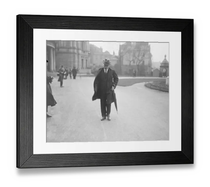 Framed Print : Irish Governor Generals first speech to both houses at Dublin. Lord Glenavy arriving Framed Print : Irish Governor Generals first speech to both houses at Dublin. Lord Glenavy arriving
