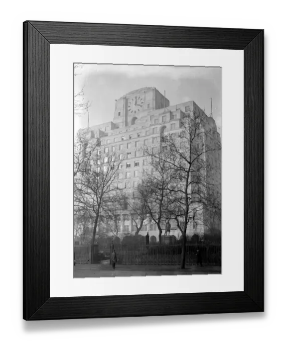 Framed Print : Shell-Mex House, London. 14 December 1932 Framed Print : Shell-Mex House, London. 14 December 1932