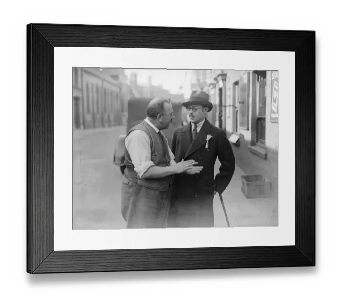 Framed Print : General Election, October 1924 Mr Henry Mond canvassing at Wisbech 24 October 1924 Framed Print : General Election, October 1924 Mr Henry Mond canvassing at Wisbech 24 October 1924