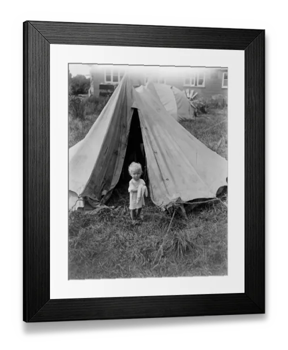 Framed Print : Two families unable to find accomodation in London, have hired a caravan and tents Framed Print : Two families unable to find accomodation in London, have hired a caravan and tents