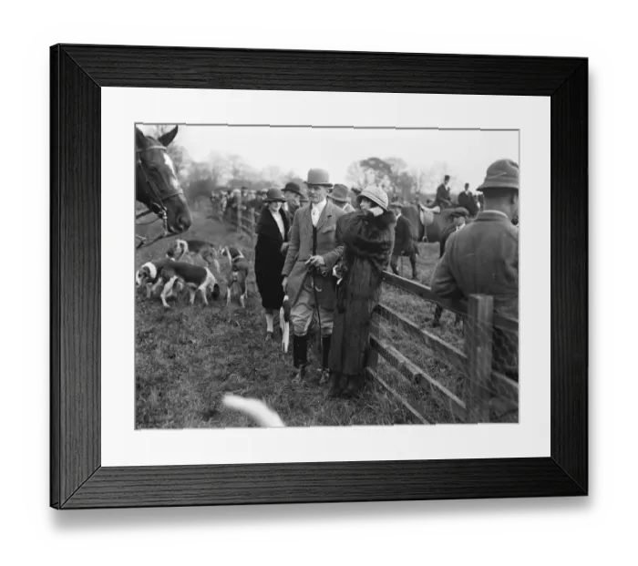 Framed Print : Meet the New Forest Staghounds Mr Horace Vachell, the well known author of Quinneys fame Framed Print : Meet the New Forest Staghounds Mr Horace Vachell, the well known author of Quinneys fame