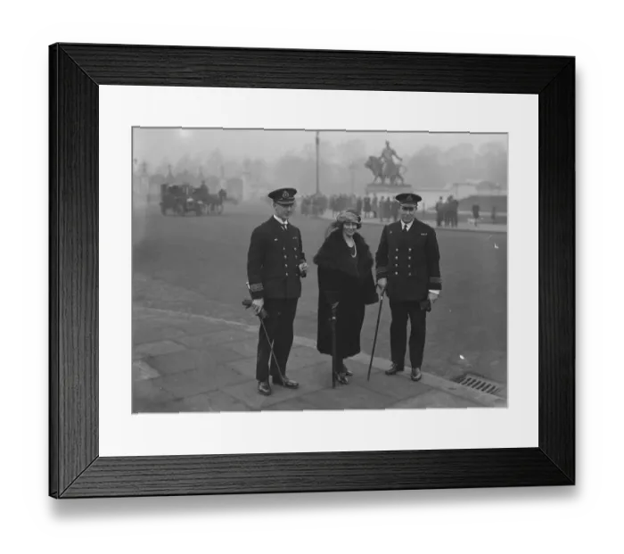 Framed Print : Trevessa survivors arrival at Tilbury Captain Foster, Mrs Foster and chief officer Smith Framed Print : Trevessa survivors arrival at Tilbury Captain Foster, Mrs Foster and chief officer Smith