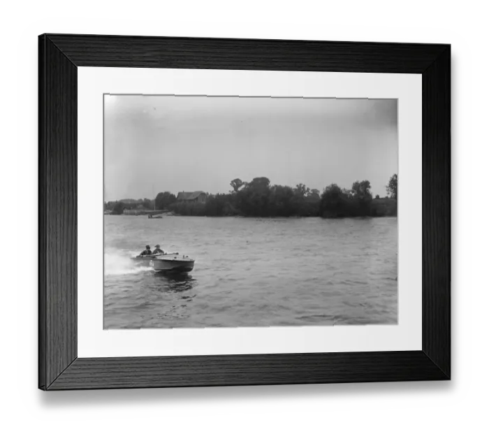Framed Print : Motor boat trials on the River Thames Z2 during the race 6 June 1925 Framed Print : Motor boat trials on the River Thames Z2 during the race 6 June 1925