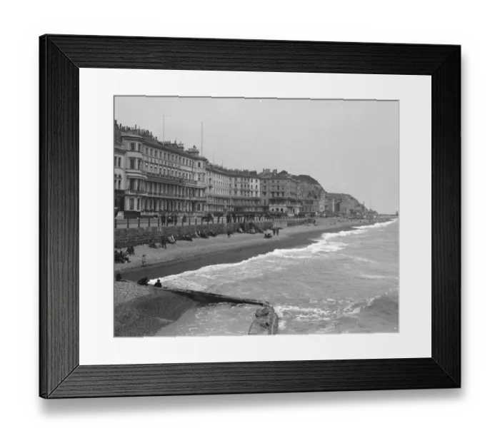 Framed Print : The beach and seafront at Hastings. 1925