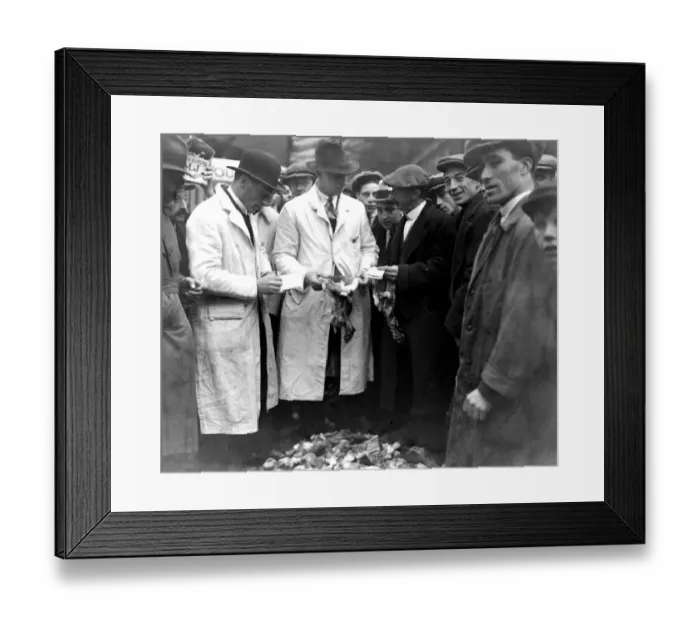 Framed Print : A busy scene at Rabbit skin Corner, Smithfield Market, where thousands of animal Framed Print : A busy scene at Rabbit skin Corner, Smithfield Market, where thousands of animal