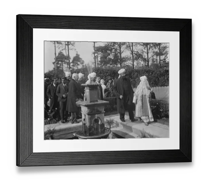 Framed Print : Begum of Bhopal at Woking mosque. The Begum of Bhopal arriving. 9 October 1925 Framed Print : Begum of Bhopal at Woking mosque. The Begum of Bhopal arriving. 9 October 1925