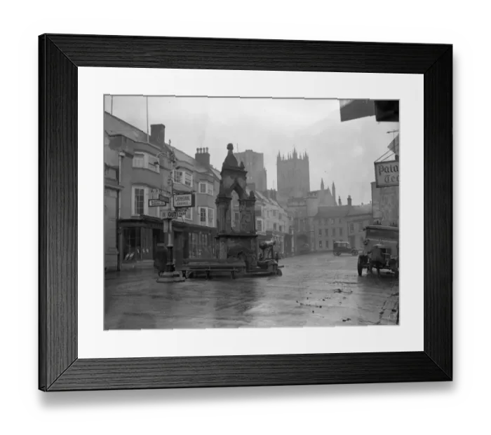 Framed Print : The Market Cross in Wells, Somerset. 21 July 1927 Framed Print : The Market Cross in Wells, Somerset. 21 July 1927